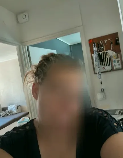 Ayesha, 40