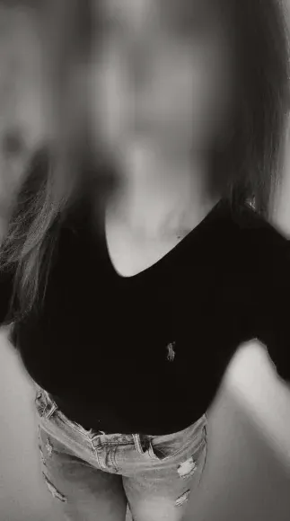 Ella, 26