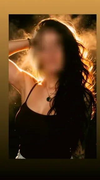 Hayley, 37