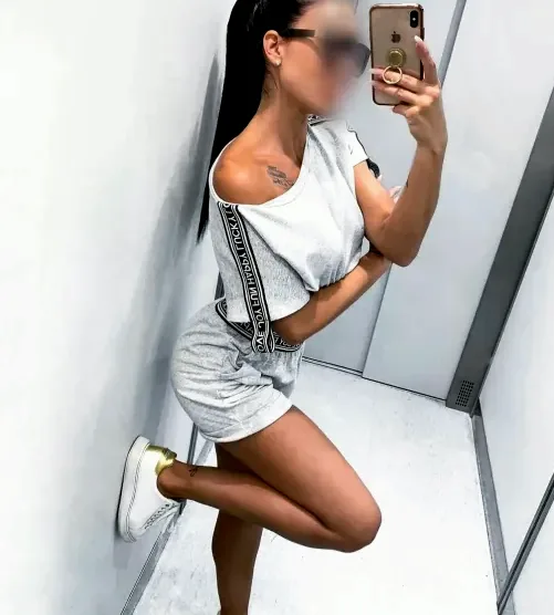 Katie, 34