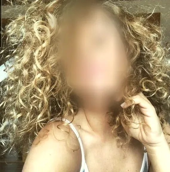 Kayleigh, 25