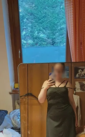 Kayleigh, 27