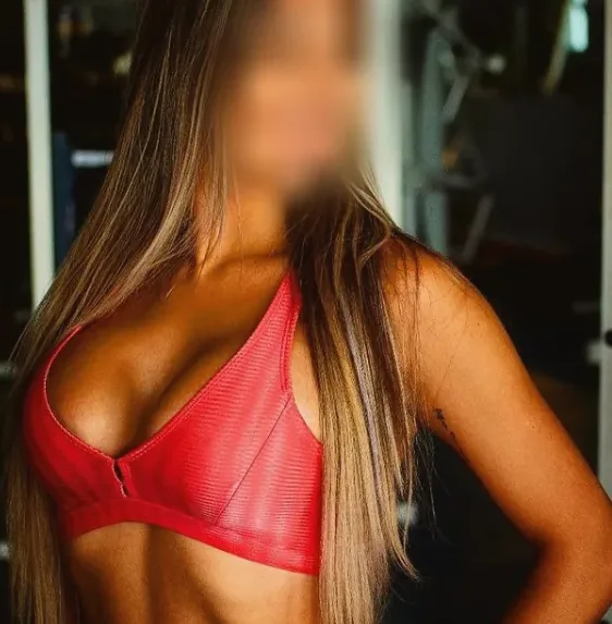 Leanne, 30