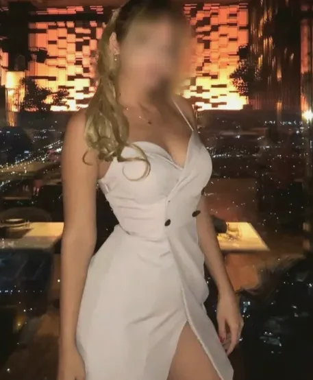 Sinead, 36