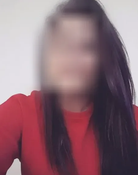 Zoe, 33